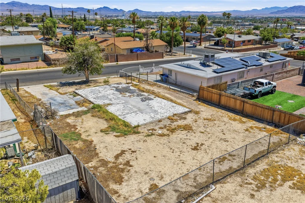 609 Gilday, North Las Vegas, NV 89030