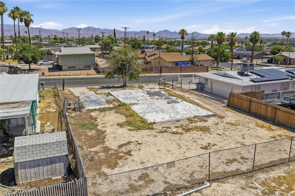 609 Gilday, North Las Vegas, NV 89030