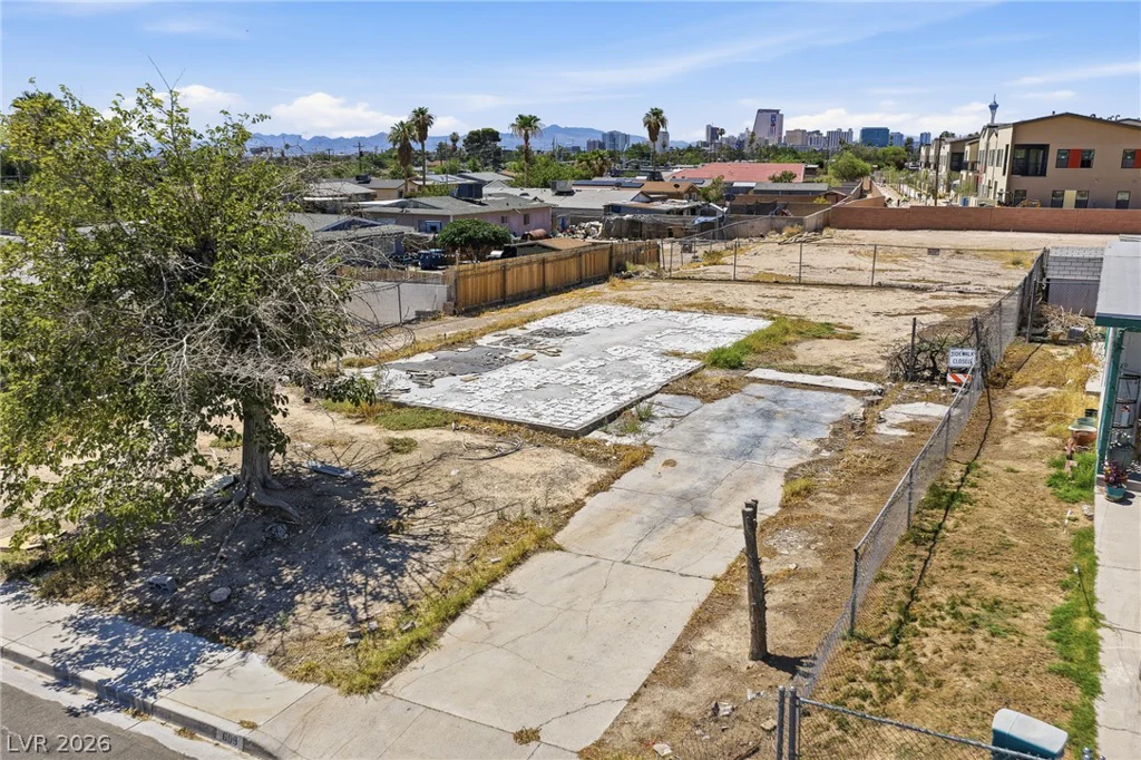 609 Gilday, North Las Vegas, NV 89030