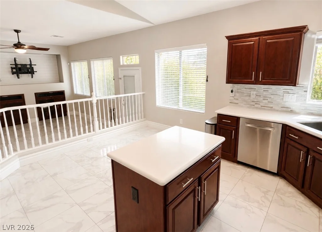 7470 Laughing Brook, Las Vegas, NV 89131