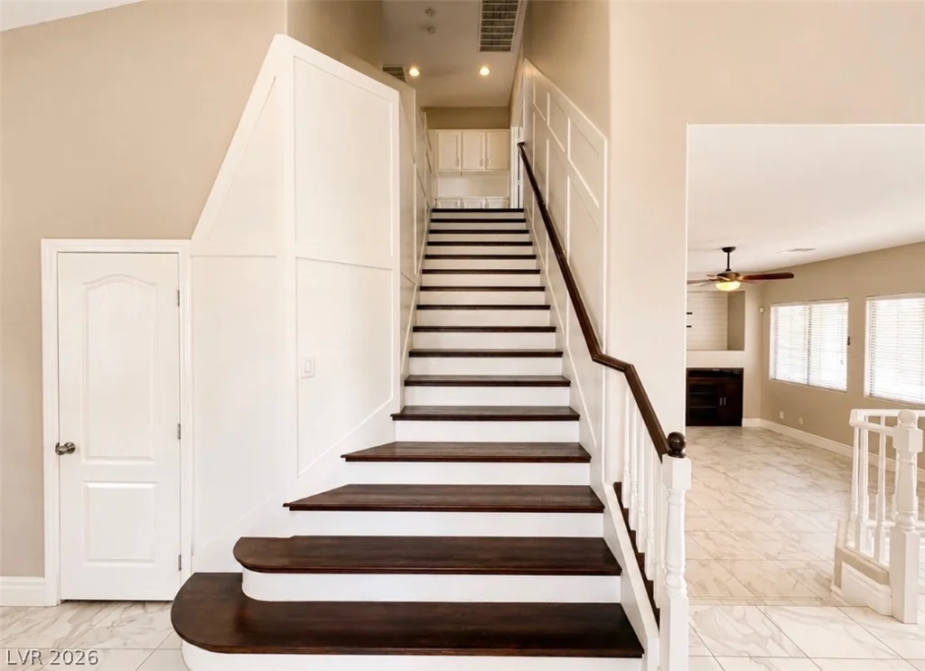 7470 Laughing Brook, Las Vegas, NV 89131