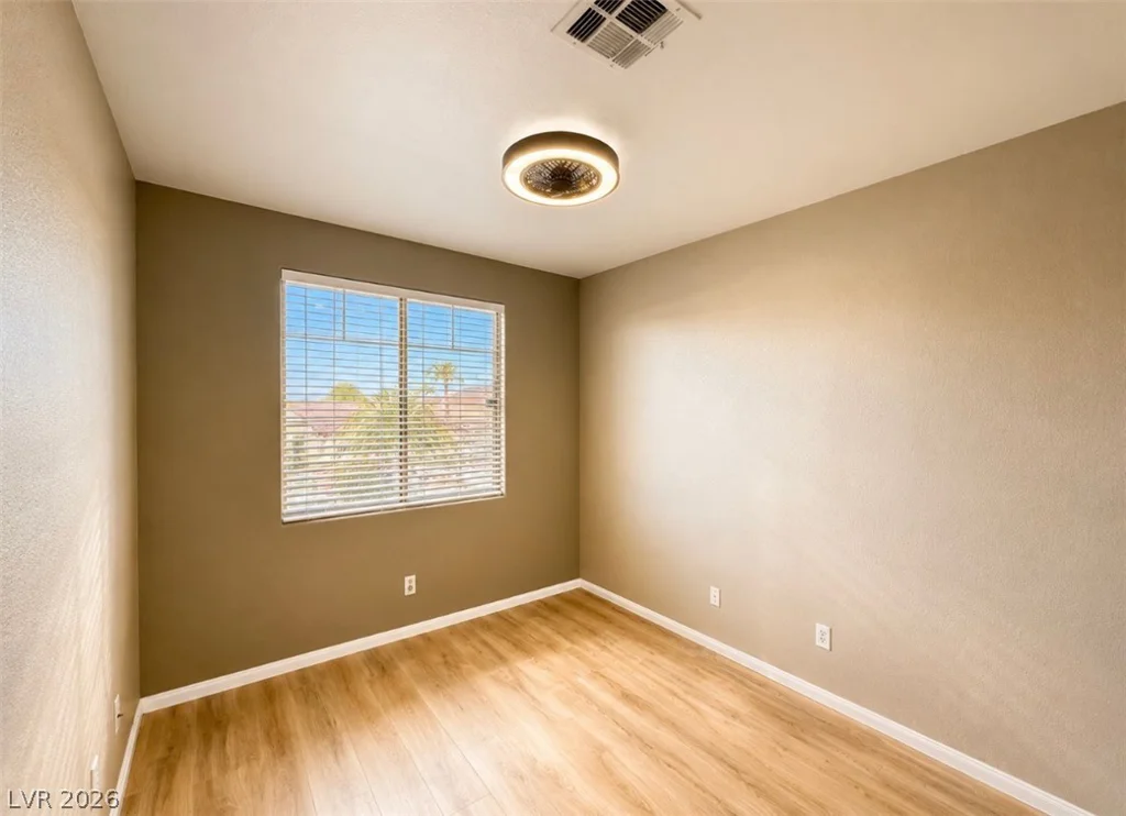 7470 Laughing Brook, Las Vegas, NV 89131
