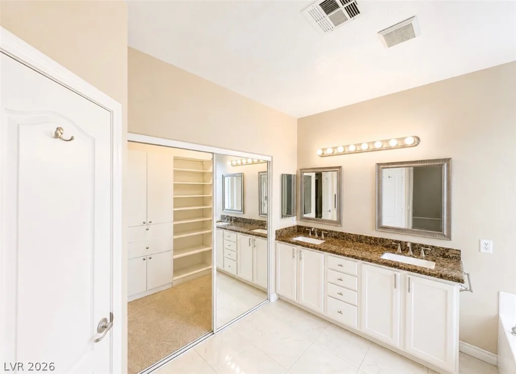 7470 Laughing Brook, Las Vegas, NV 89131