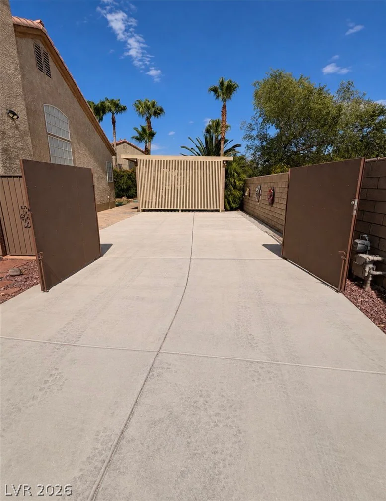 7470 Laughing Brook, Las Vegas, NV 89131