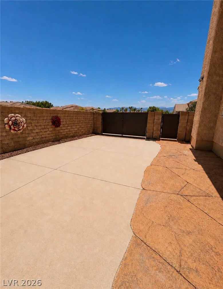 7470 Laughing Brook, Las Vegas, NV 89131