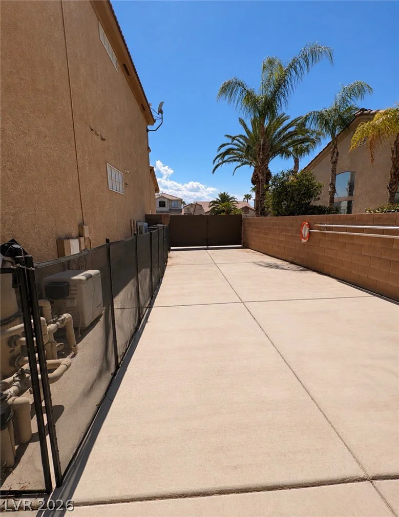 7470 Laughing Brook, Las Vegas, NV 89131
