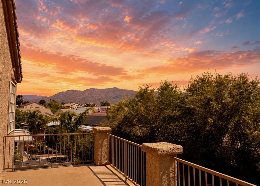 7470 Laughing Brook, Las Vegas, NV 89131