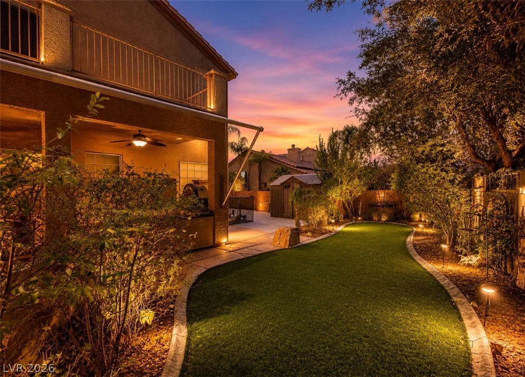 7470 Laughing Brook, Las Vegas, NV 89131
