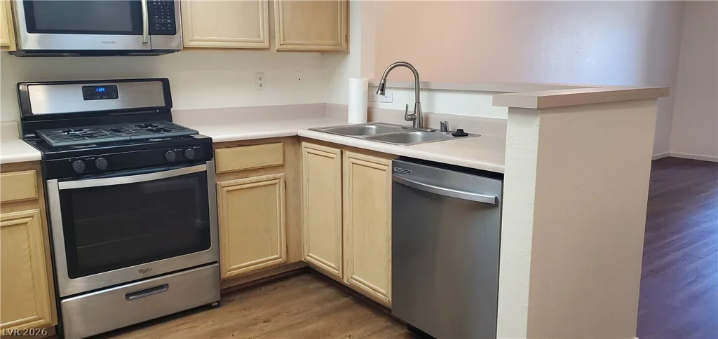 8070 Russell, Las Vegas, NV 89113