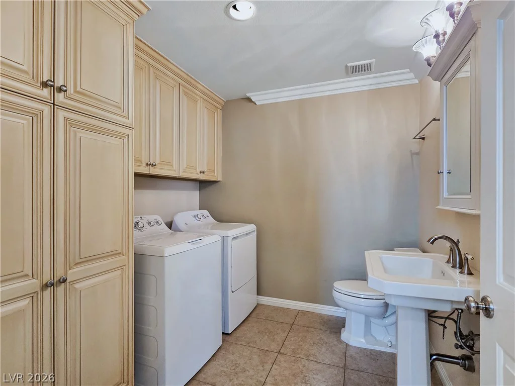3181 Bel Air, Las Vegas, NV 89109