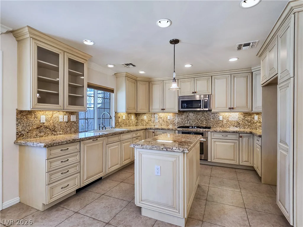 3181 Bel Air, Las Vegas, NV 89109
