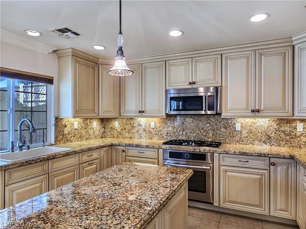 3181 Bel Air, Las Vegas, NV 89109