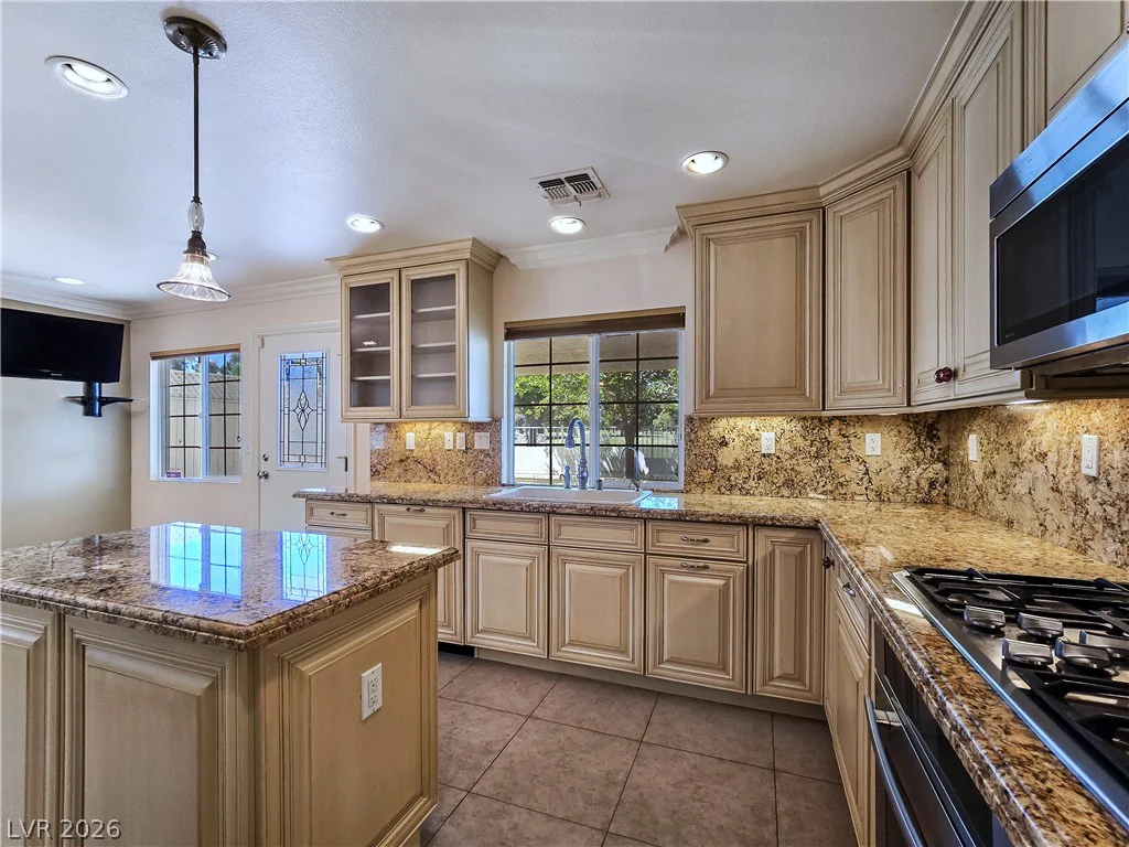 3181 Bel Air, Las Vegas, NV 89109