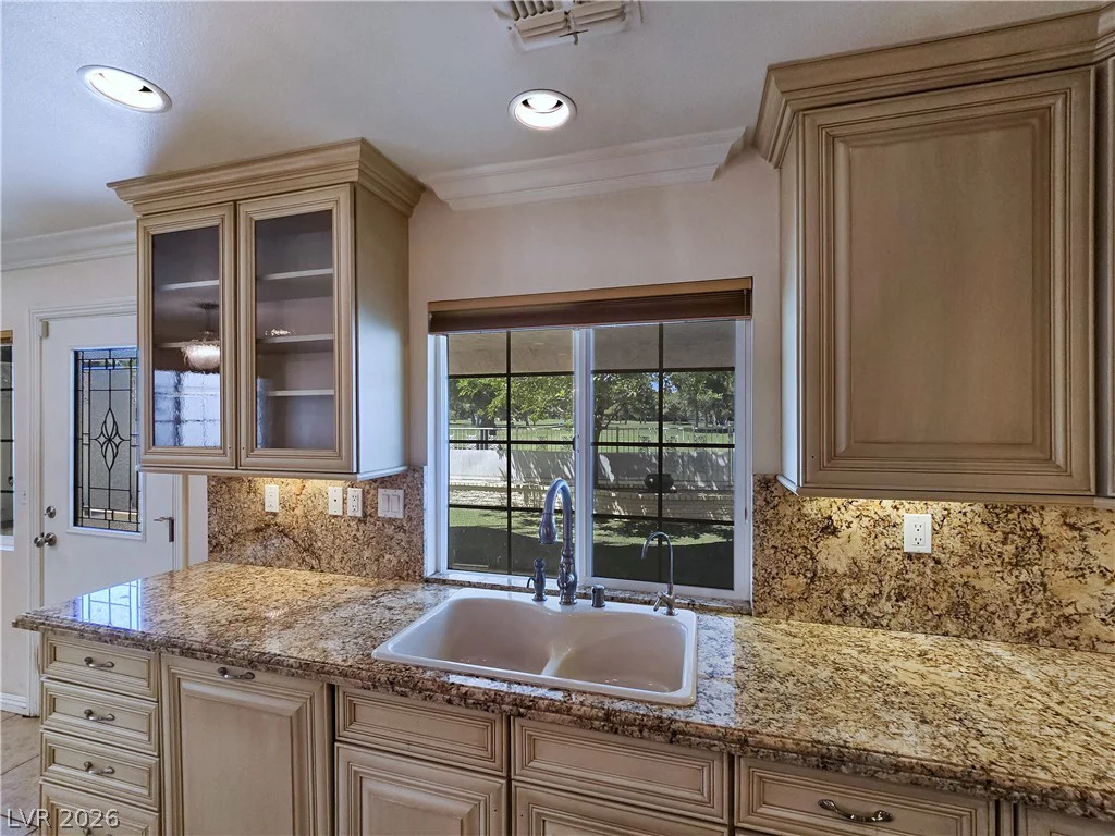 3181 Bel Air, Las Vegas, NV 89109