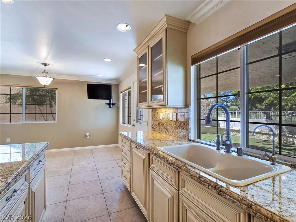 3181 Bel Air, Las Vegas, NV 89109