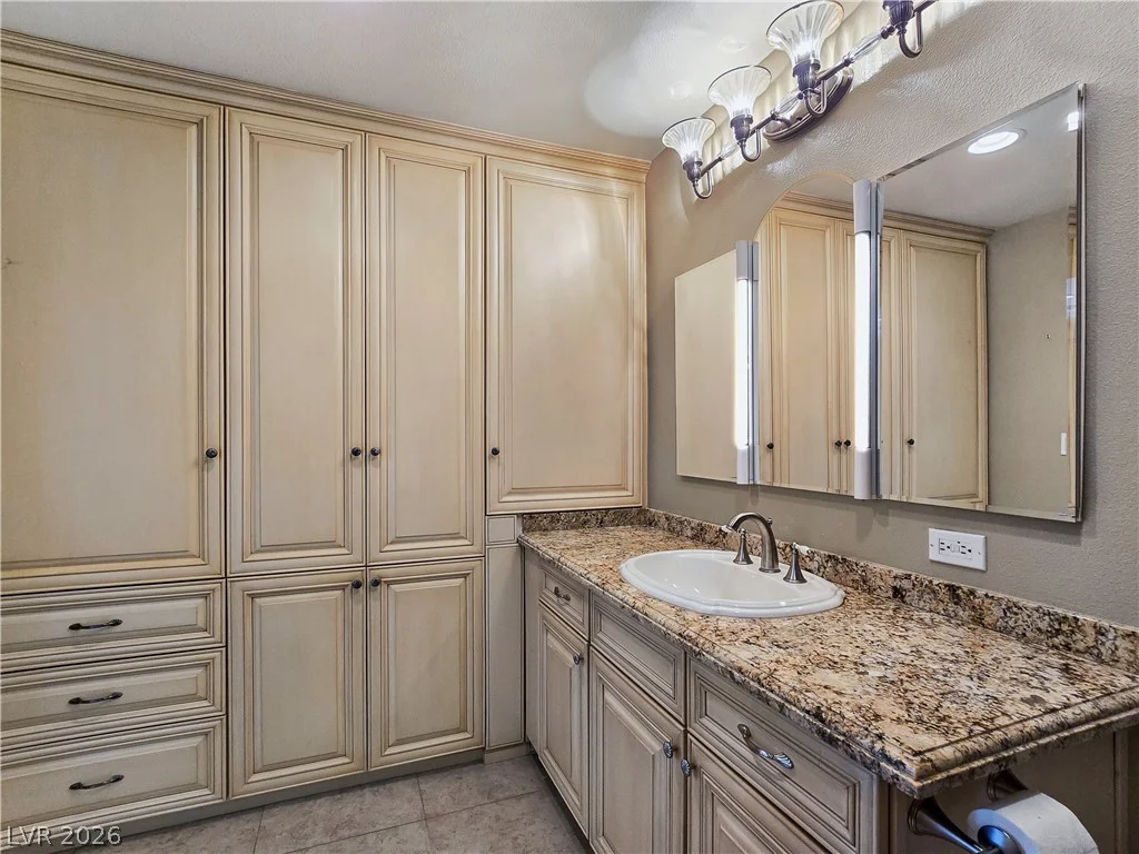 3181 Bel Air, Las Vegas, NV 89109