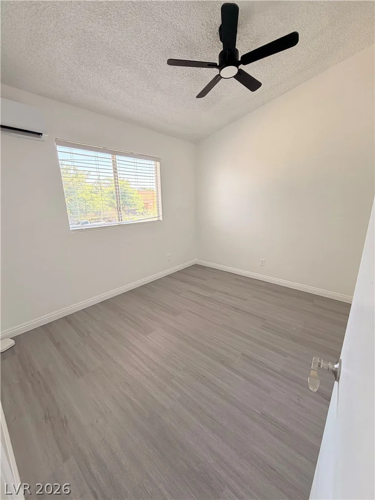 6237 Warm River, Las Vegas, NV 89108