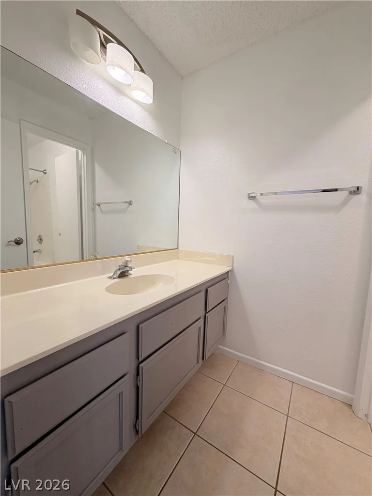 6237 Warm River, Las Vegas, NV 89108