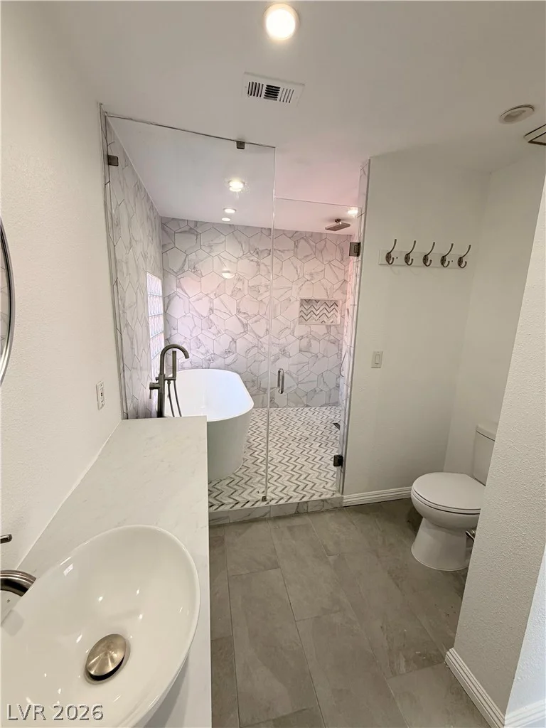 6237 Warm River, Las Vegas, NV 89108
