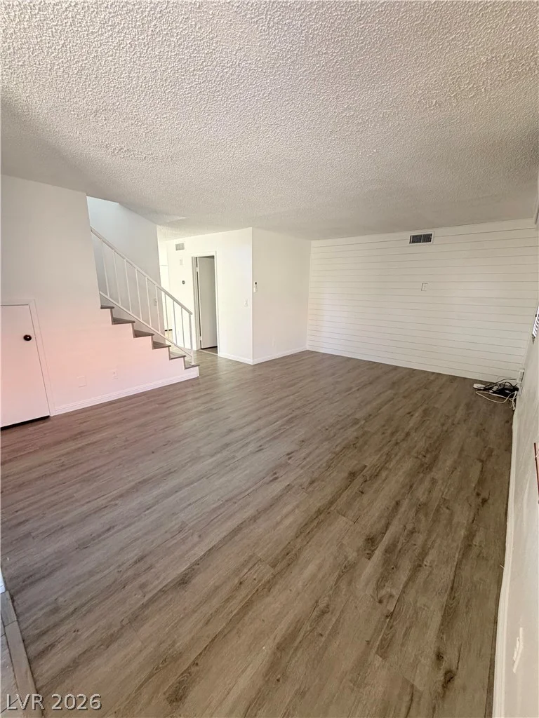 6237 Warm River, Las Vegas, NV 89108