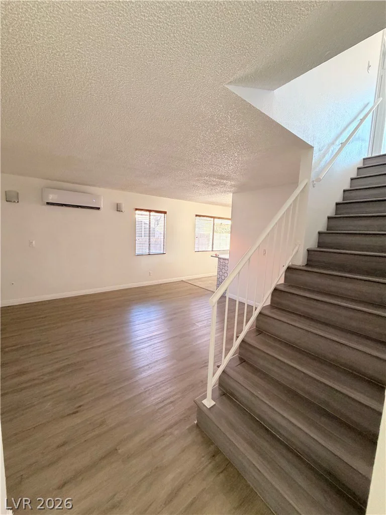 6237 Warm River, Las Vegas, NV 89108