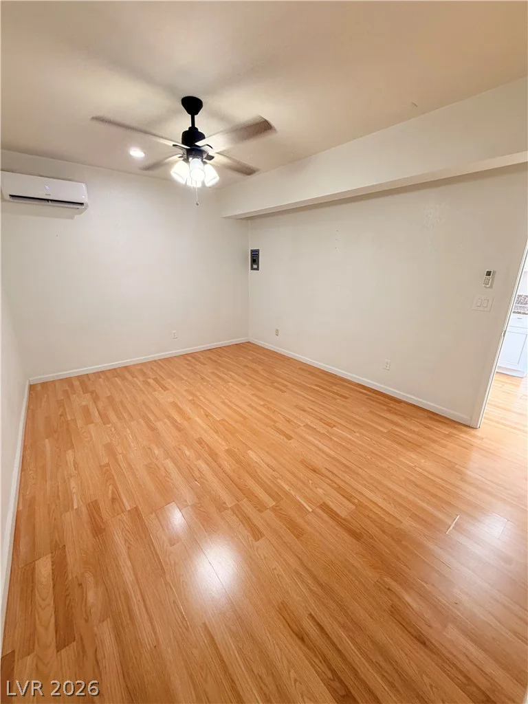 6237 Warm River, Las Vegas, NV 89108