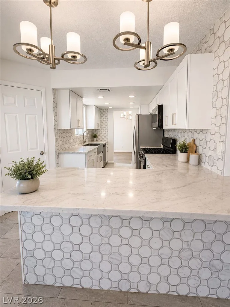 6237 Warm River, Las Vegas, NV 89108