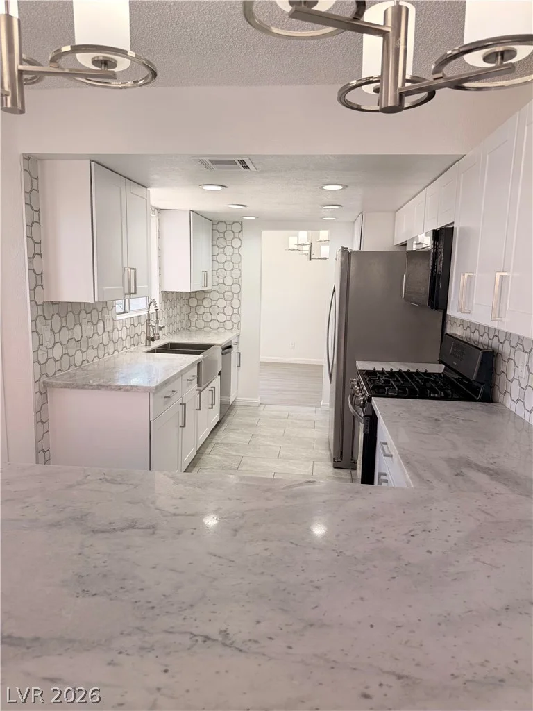 6237 Warm River, Las Vegas, NV 89108