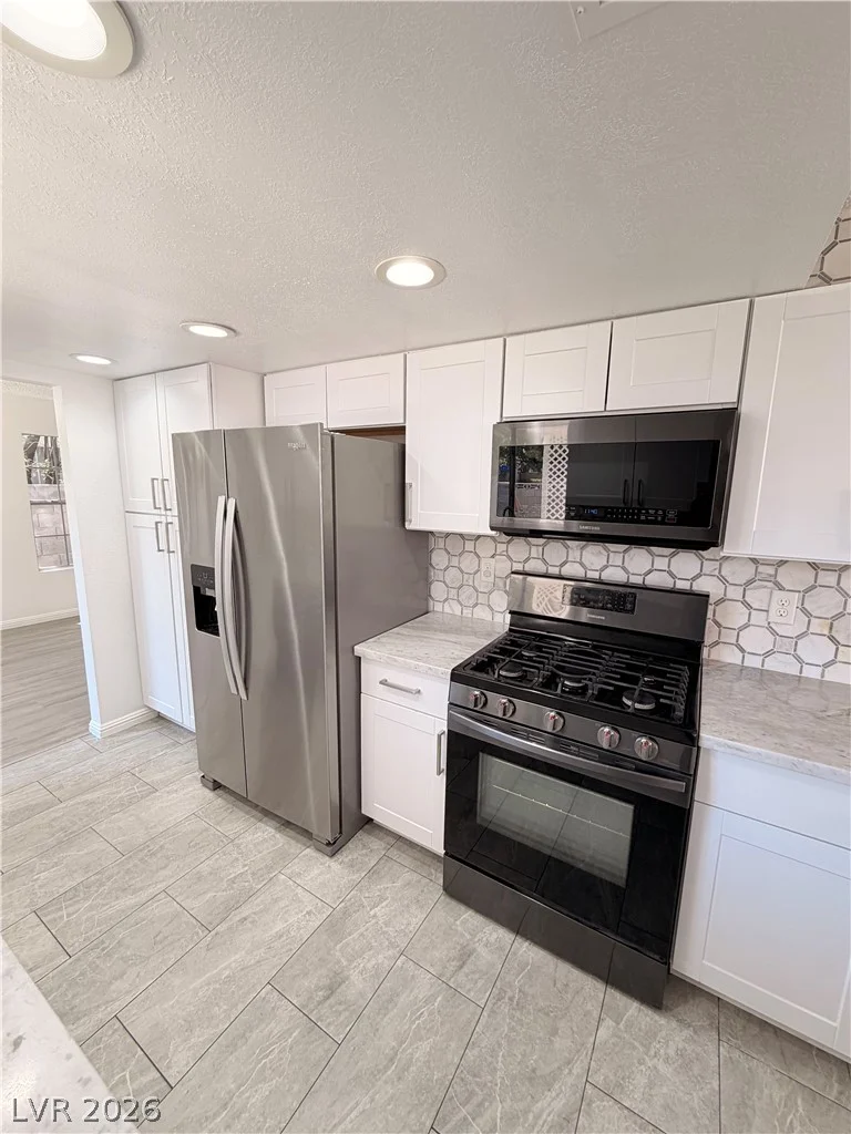 6237 Warm River, Las Vegas, NV 89108