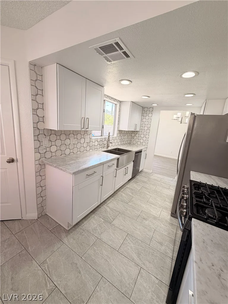 6237 Warm River, Las Vegas, NV 89108