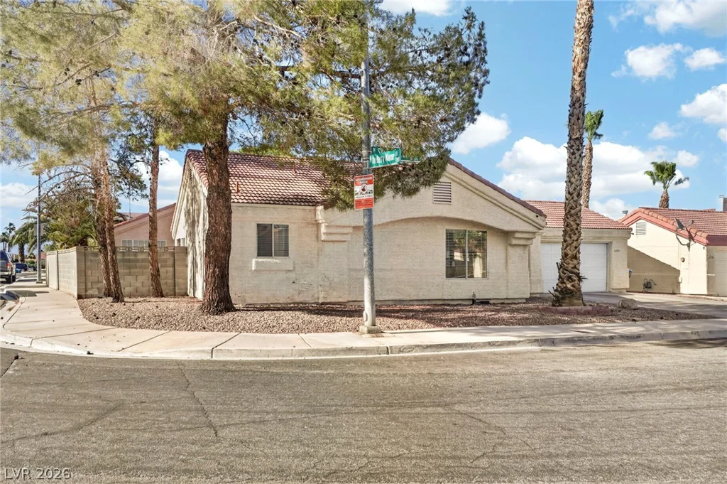 6724 Silver Spoon, Las Vegas, NV 89108