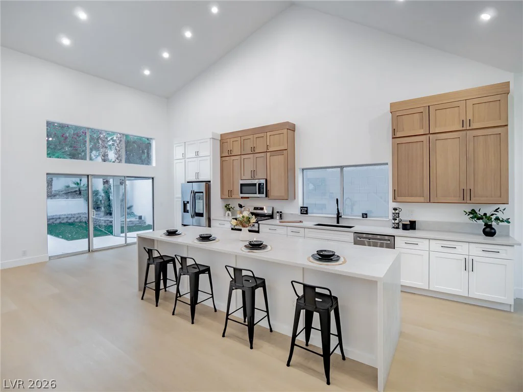 2729 Beachside, Las Vegas, NV 89117