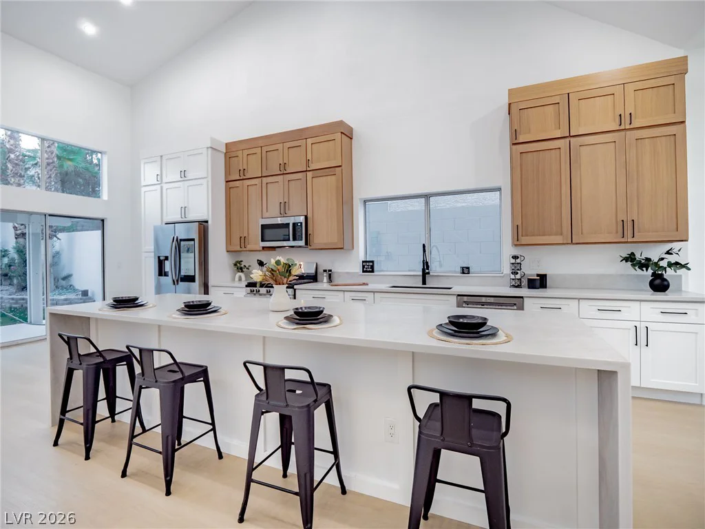 2729 Beachside, Las Vegas, NV 89117