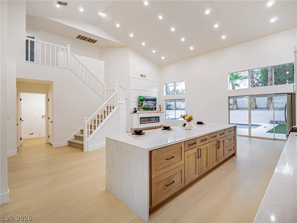 2729 Beachside, Las Vegas, NV 89117