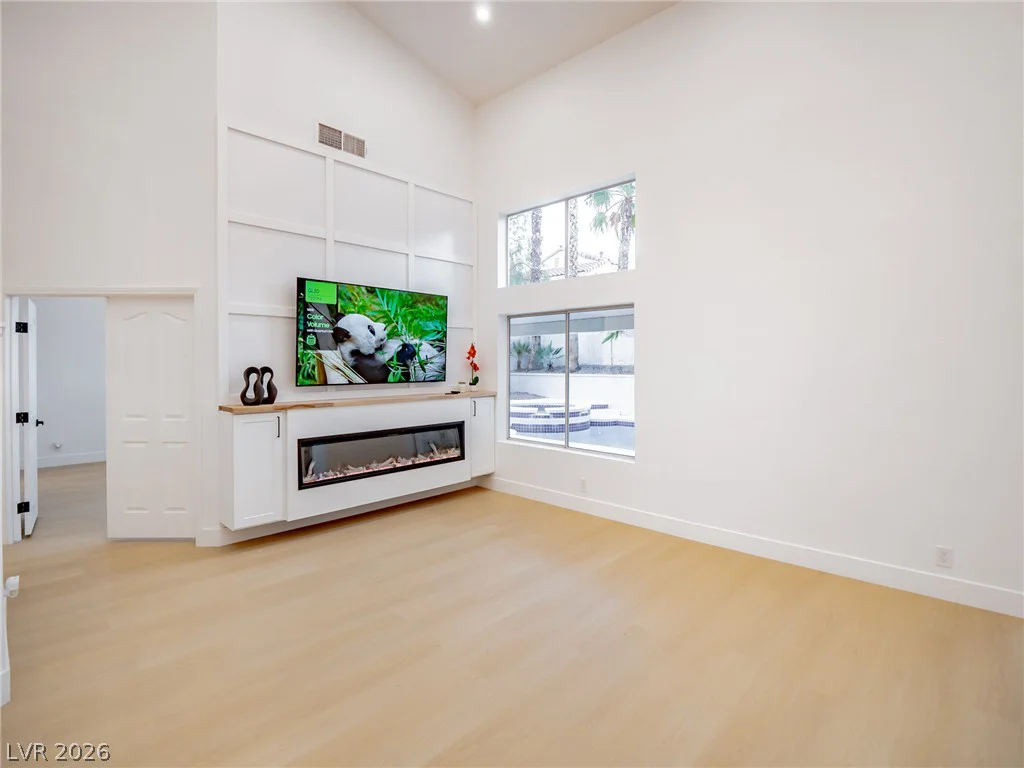 2729 Beachside, Las Vegas, NV 89117