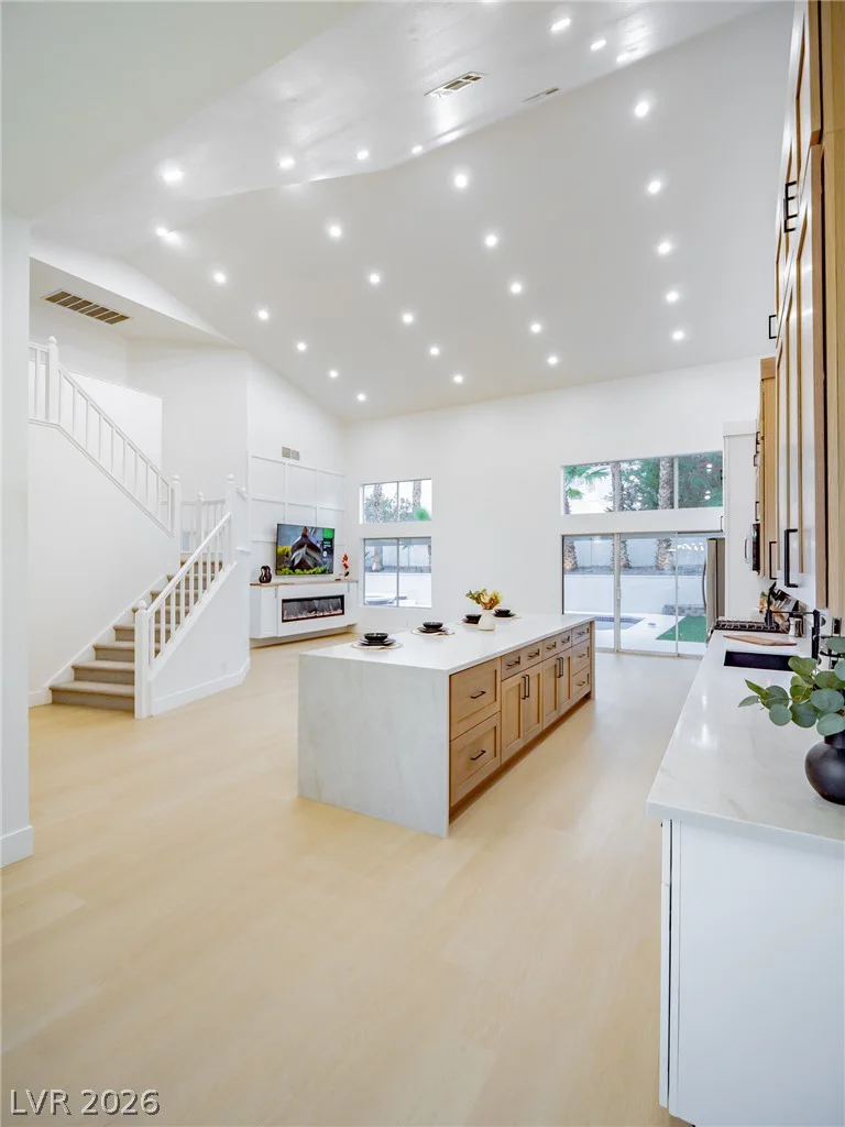 2729 Beachside, Las Vegas, NV 89117