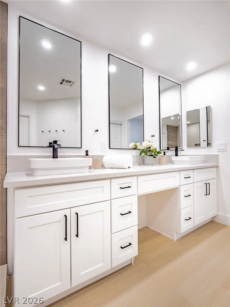 2729 Beachside, Las Vegas, NV 89117
