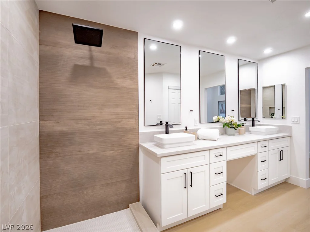 2729 Beachside, Las Vegas, NV 89117