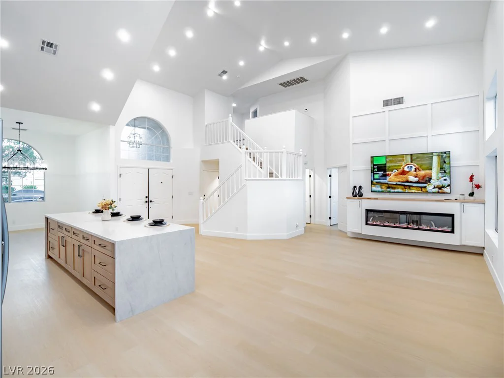 2729 Beachside, Las Vegas, NV 89117