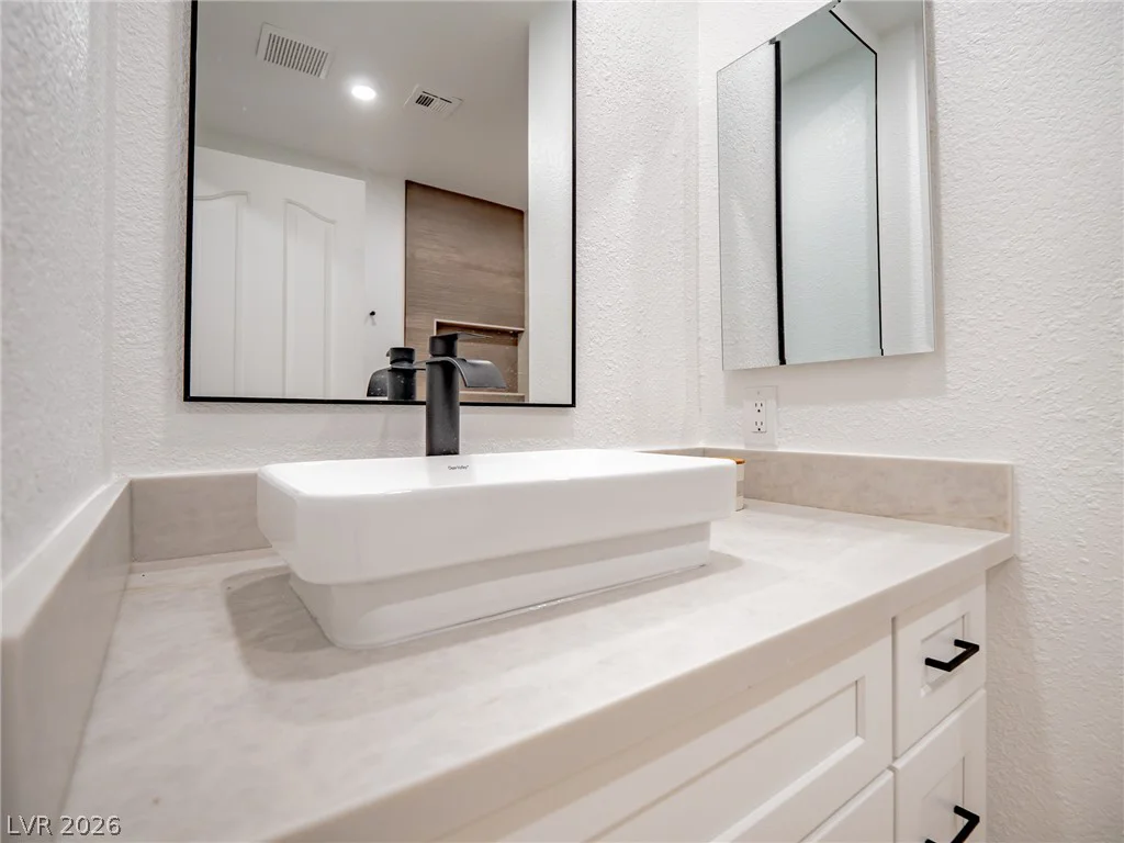 2729 Beachside, Las Vegas, NV 89117