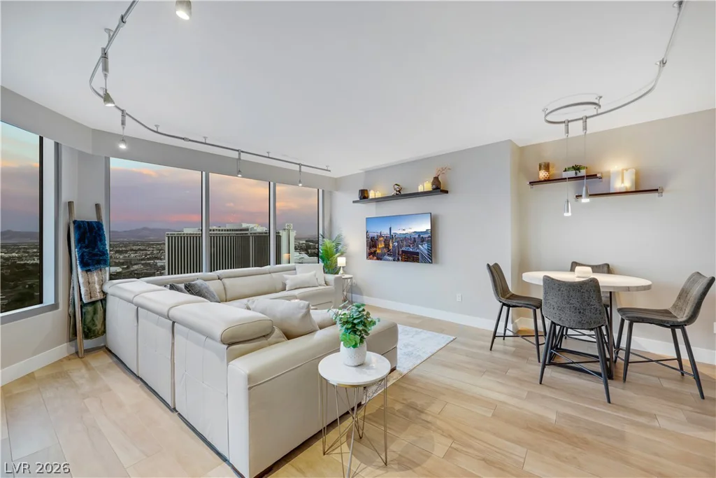 322 Karen, Las Vegas, NV 89109