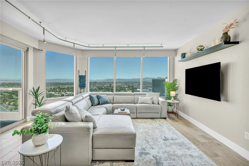 322 Karen, Las Vegas, NV 89109