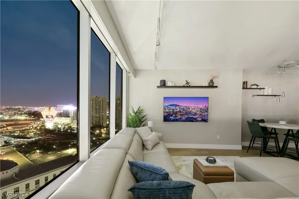 322 Karen, Las Vegas, NV 89109