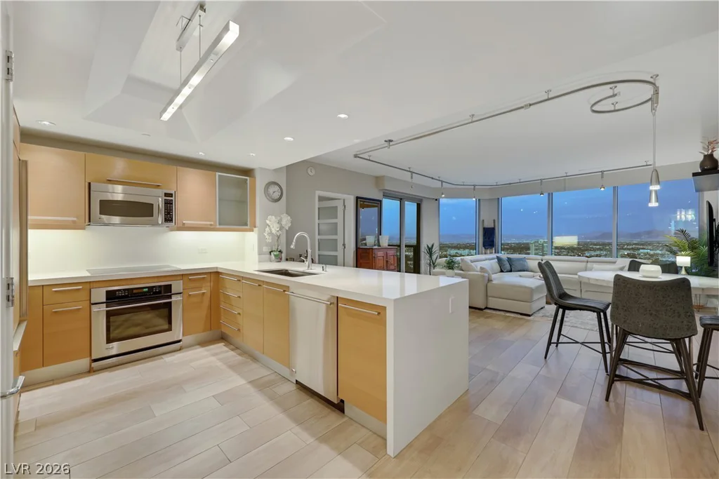 322 Karen, Las Vegas, NV 89109