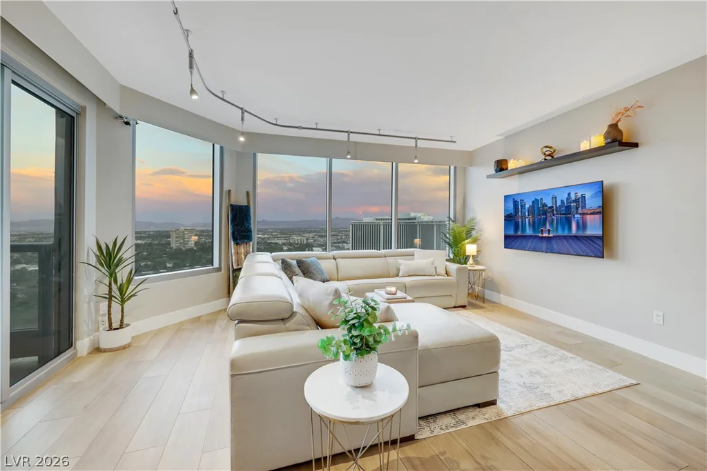 322 Karen, Las Vegas, NV 89109
