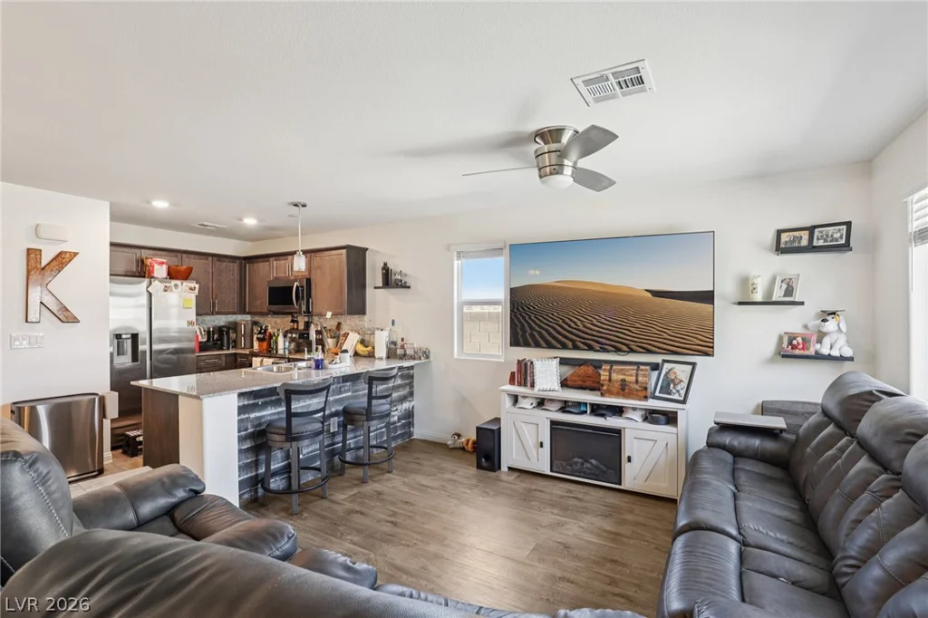 2594 Canary Yellow, North Las Vegas, NV 89086