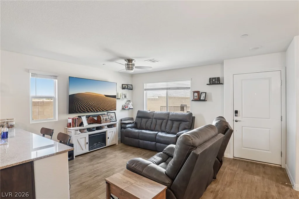 2594 Canary Yellow, North Las Vegas, NV 89086