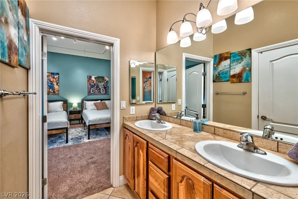 5870 OQUENDO, Las Vegas, NV 89118