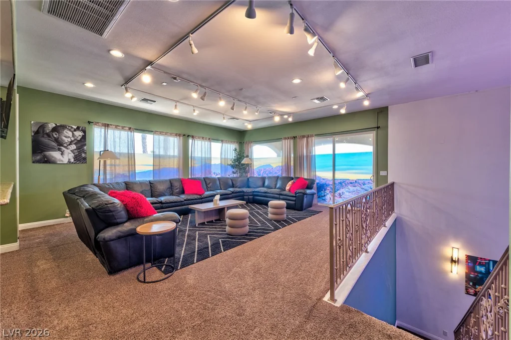 5870 OQUENDO, Las Vegas, NV 89118