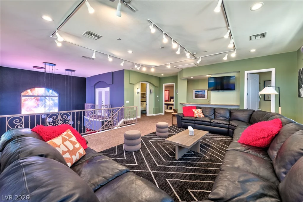 5870 OQUENDO, Las Vegas, NV 89118